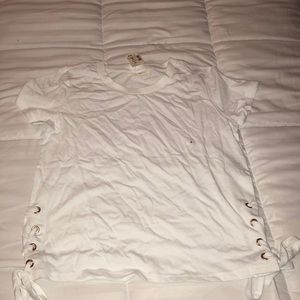 white tee side tie